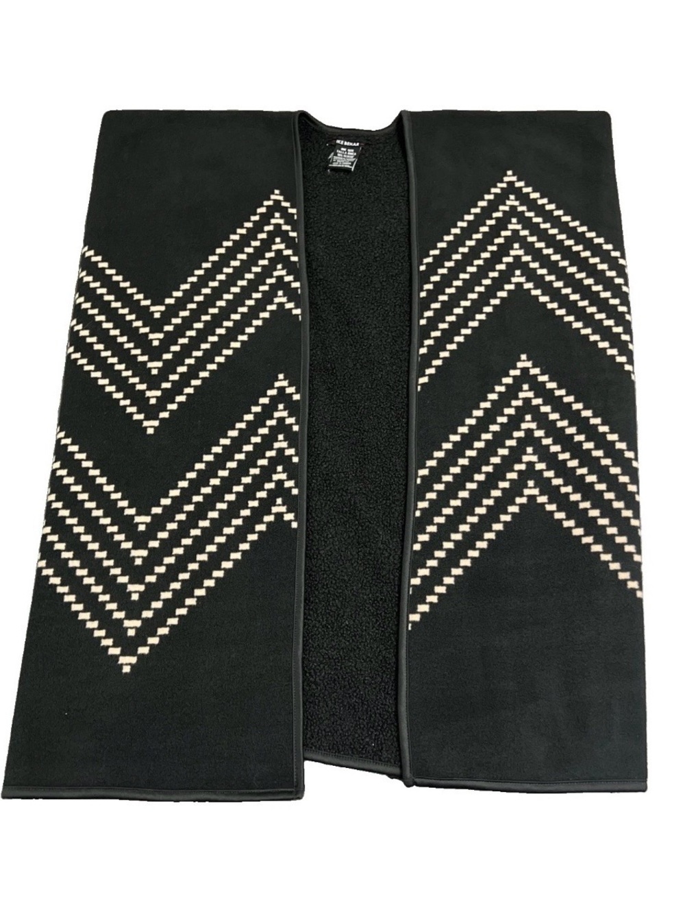Ike Behar Reversible Wrap Poncho One Size Black Beige Chevron Fleece Cape Shawl